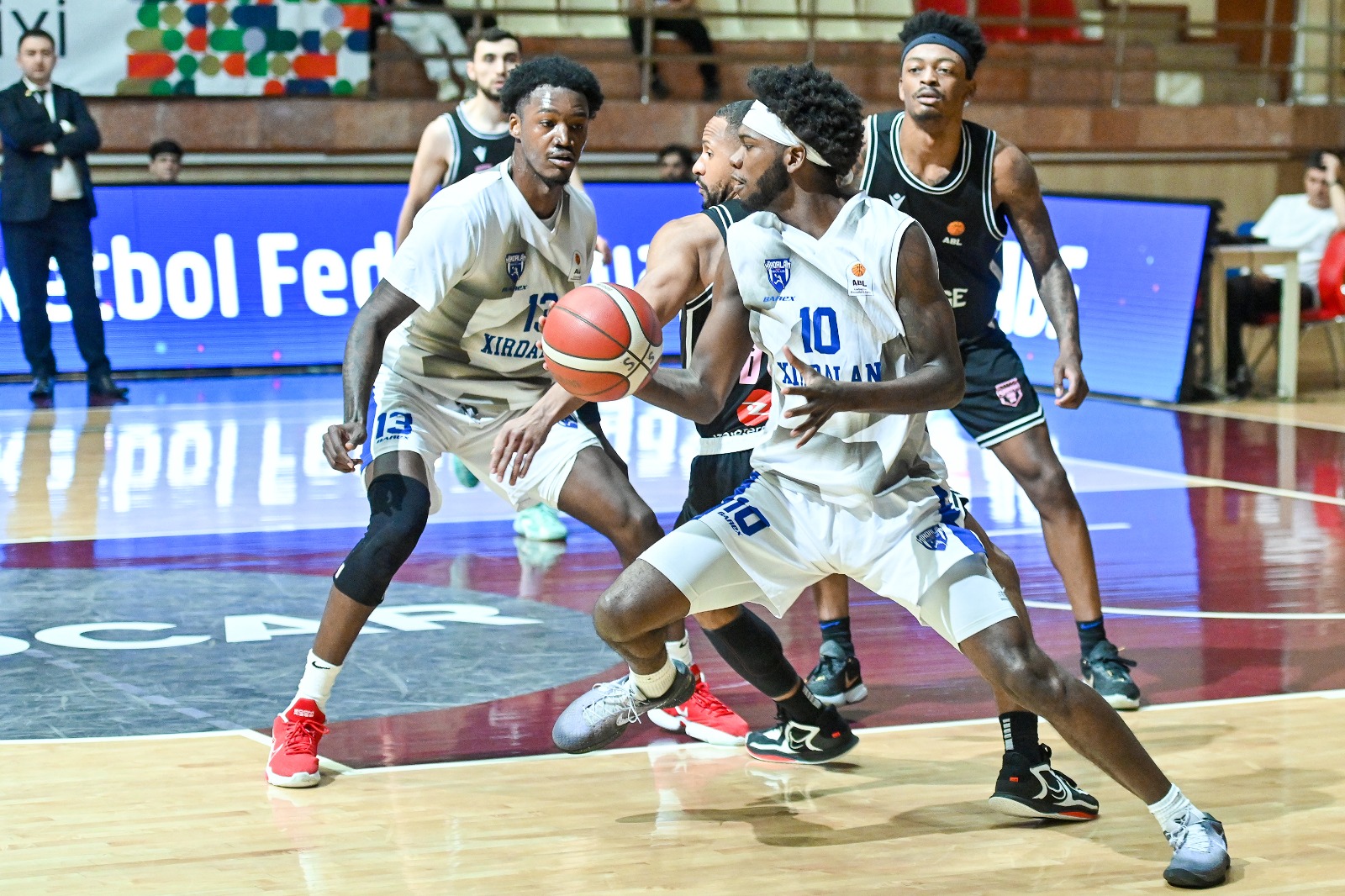 Basketbol Liqasında ilk finalçının adına aydınlıq gəldi